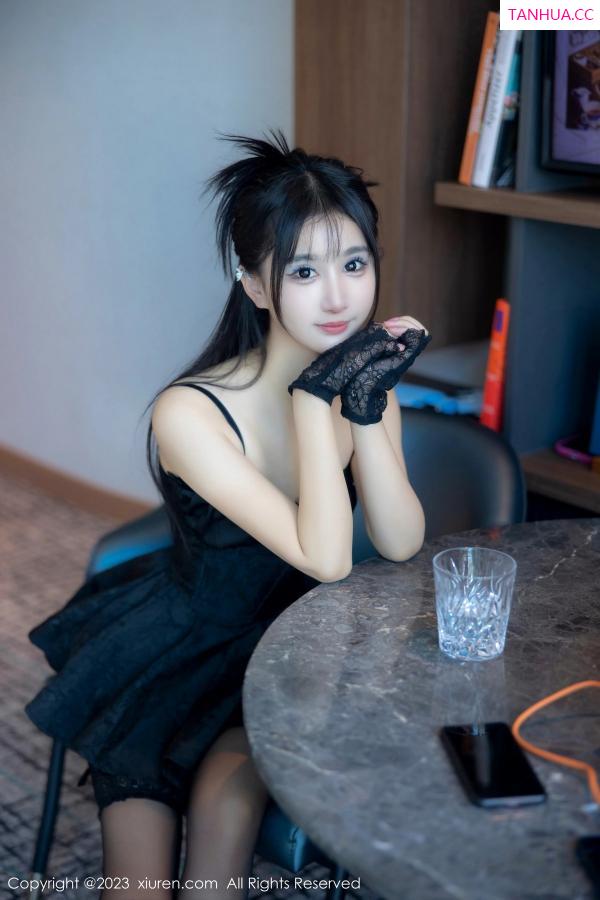 小果冻儿jelly  [XiuRen]高清写真图 2023.04.03 No.6516 小果冻儿 黑丝美腿第2张图片